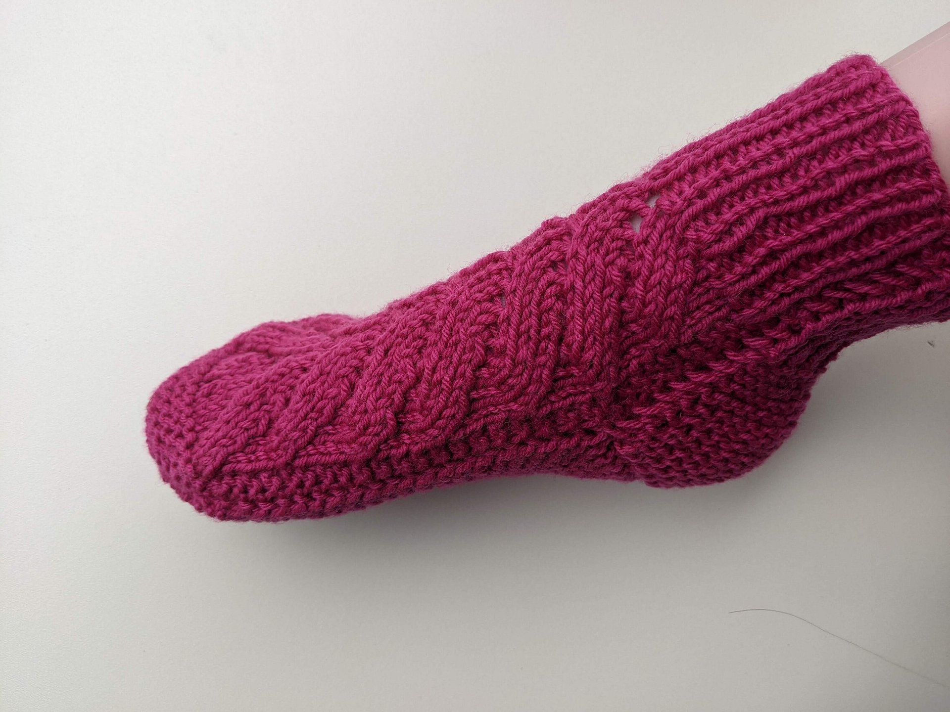 Two Needles Seamless Lace Knit Socks Pattern product image (6)