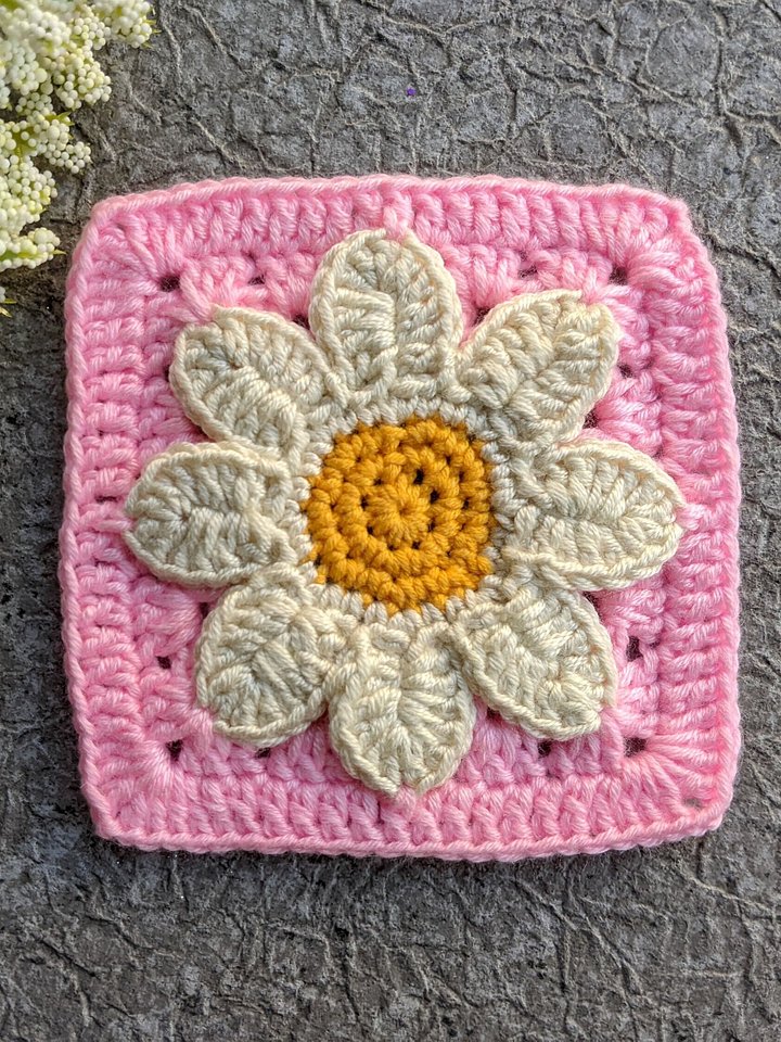 Crochet 3-D Daisy Flower Granny Square Pattern product image (1)