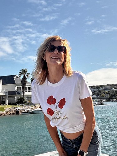Poppie’s boat trip with beautiful wild traveler @road_tripsbyiva 
T-shirt Pogginella Poppy from @nelladeifioriboutique 
 
#or...