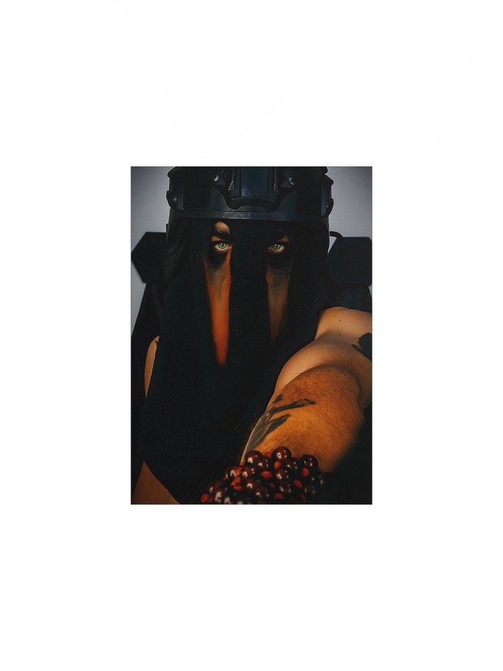 Eyes on me Schatz - König Cosplay Print product image (1)