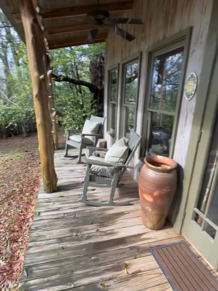 The Shadetree Inn Retreat- Gardeners Cottage - Deposit product image (1)