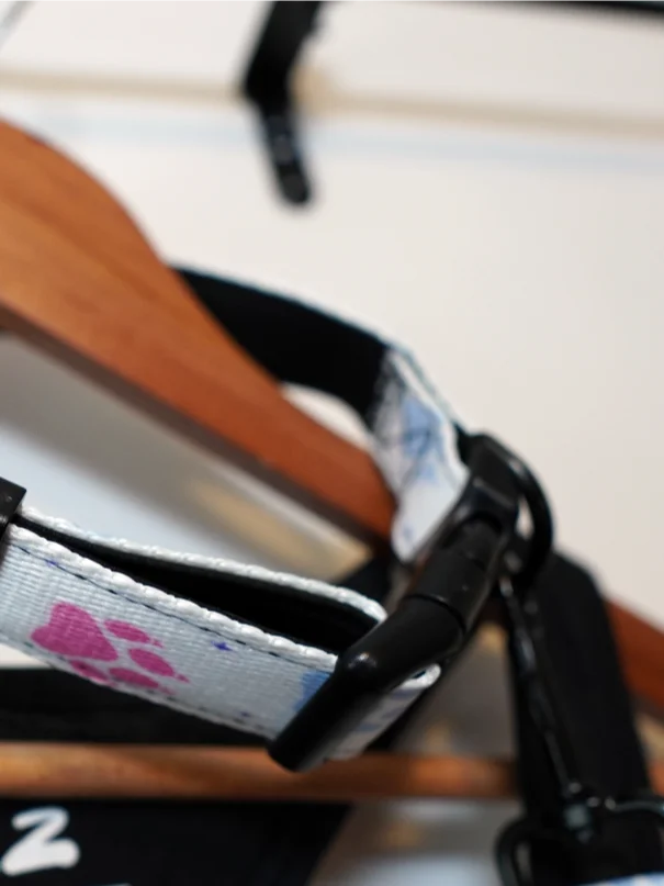 LZ Trans Wolf Paw Leash & Collar - White product image (5)