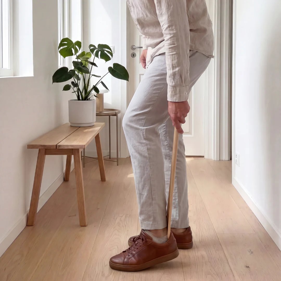 Minimalist Magnetic Shoehorn with Wall Mount product image (4)