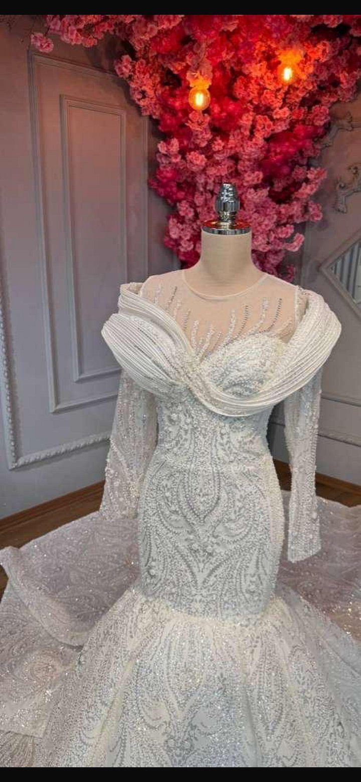 Wedding dress product image (2)