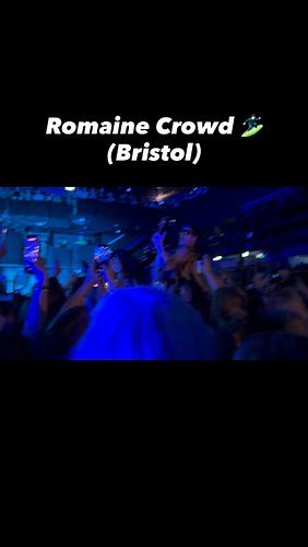 Romaine (No Lettuce) Crowd Surf! EPIC VIEW🏄🏻‍♂️

#bristol #bristollife #ren #thebigpush #fypシ