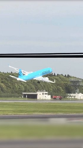 Right Rough Ride! (Korean Air A321 Rudder Overcontrolling at Tokyo Narita Airport)

Follow for more! 👤

A great video via なり空...