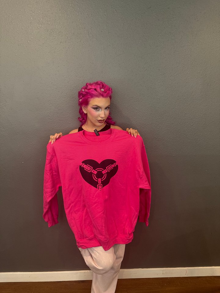 Harness Heart Crewneck - Pink product image (2)
