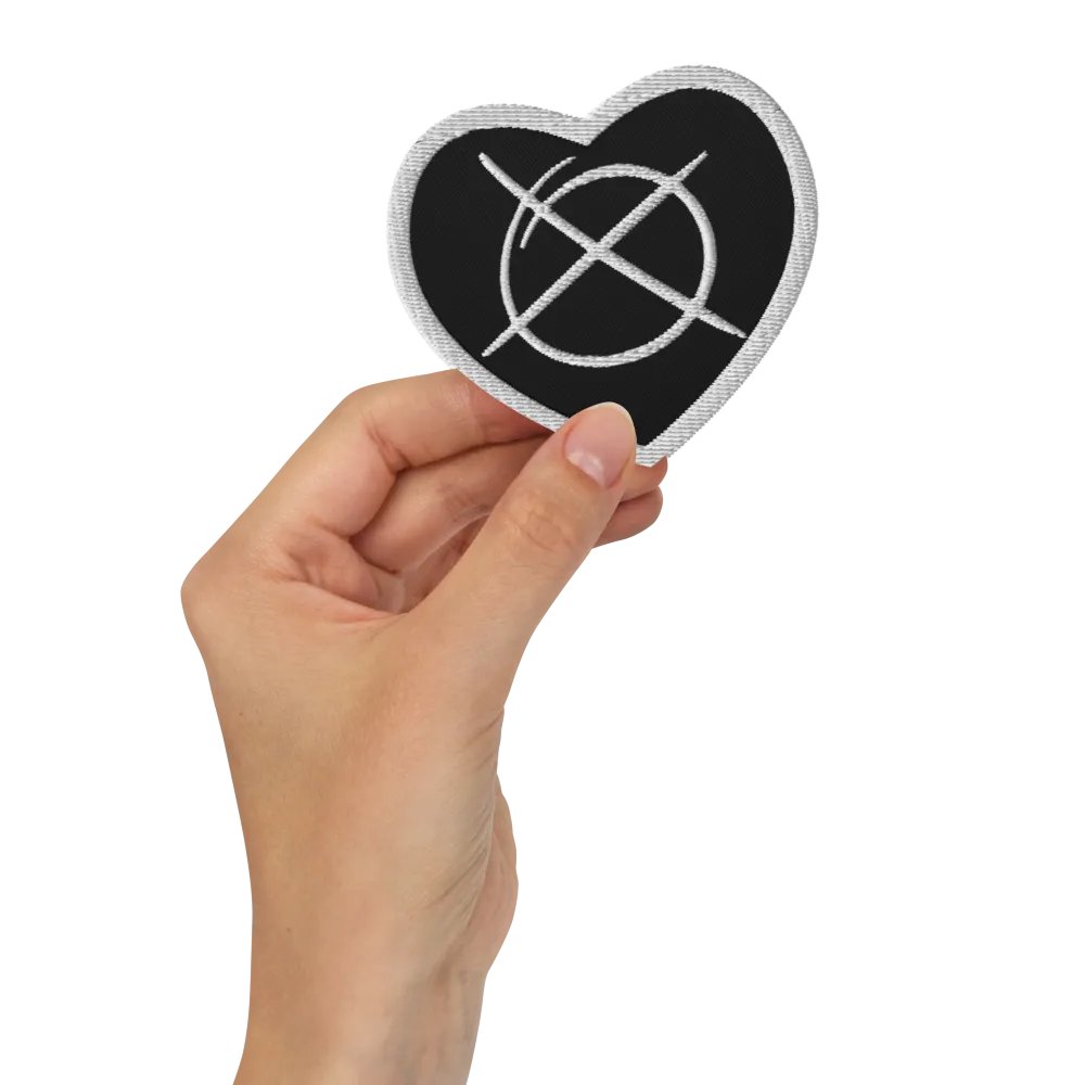 LOGO HEART PATCH product image (2)