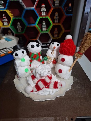 My Snowy funeral turned into a Snow-Massacre #Halloween #Christmas #RIP