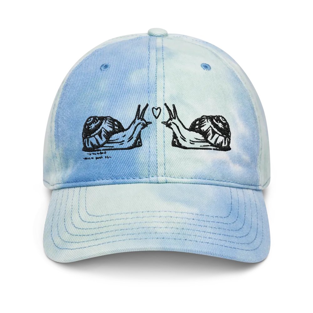 Romantic lover-snails kissing tie-dye hat product image (1)