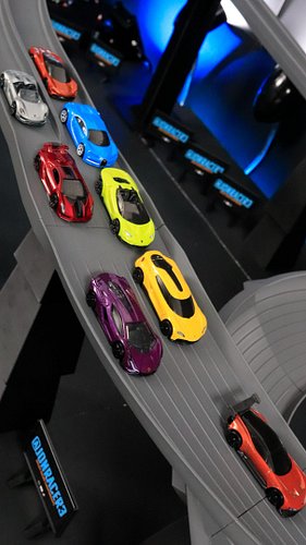 These hypercars look amazing on this track ngl

#hypercar #lamborghini #hotwheels #race #hotwheelstrack