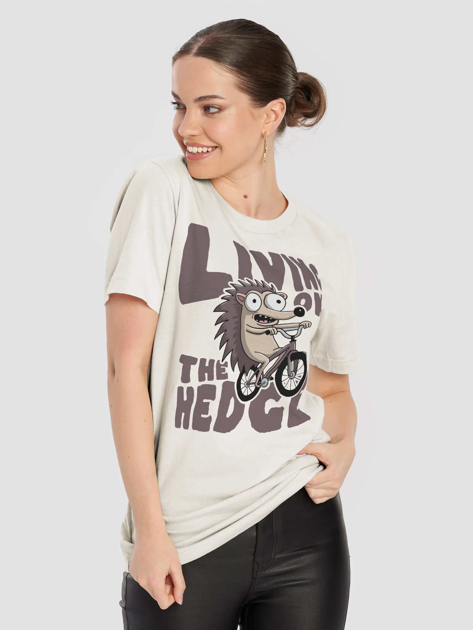 Living on the Hedge Funny Hedgehog Cycling T-Shirt – Cute Animal Pun Tee for Bike Lovers product image (8)