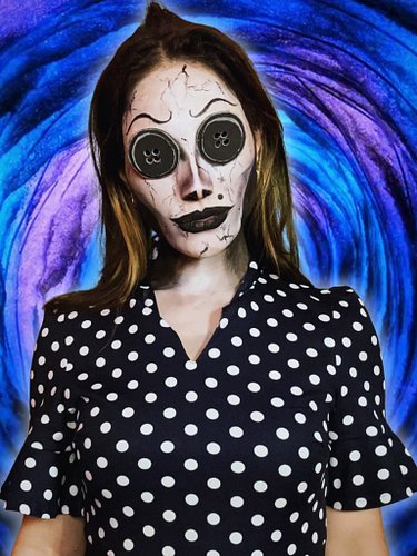 I’m your mommy now 🪡🧵

Turned myself into the Other Mommy from Coraline! I made my button eyes out of EVA foam for the light ...