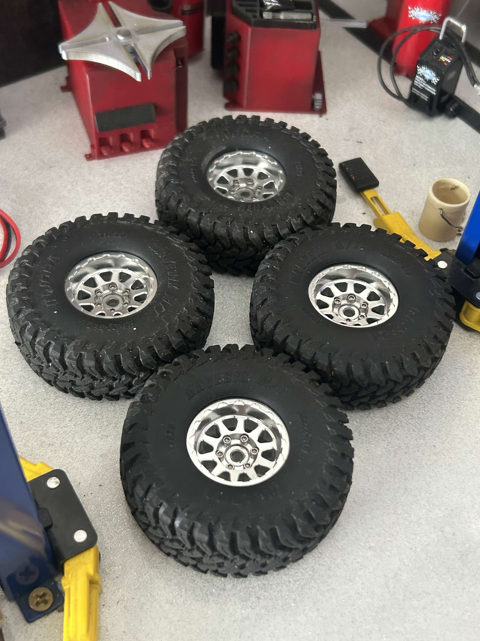 Robskii Wheels / Injora tires product image (2)