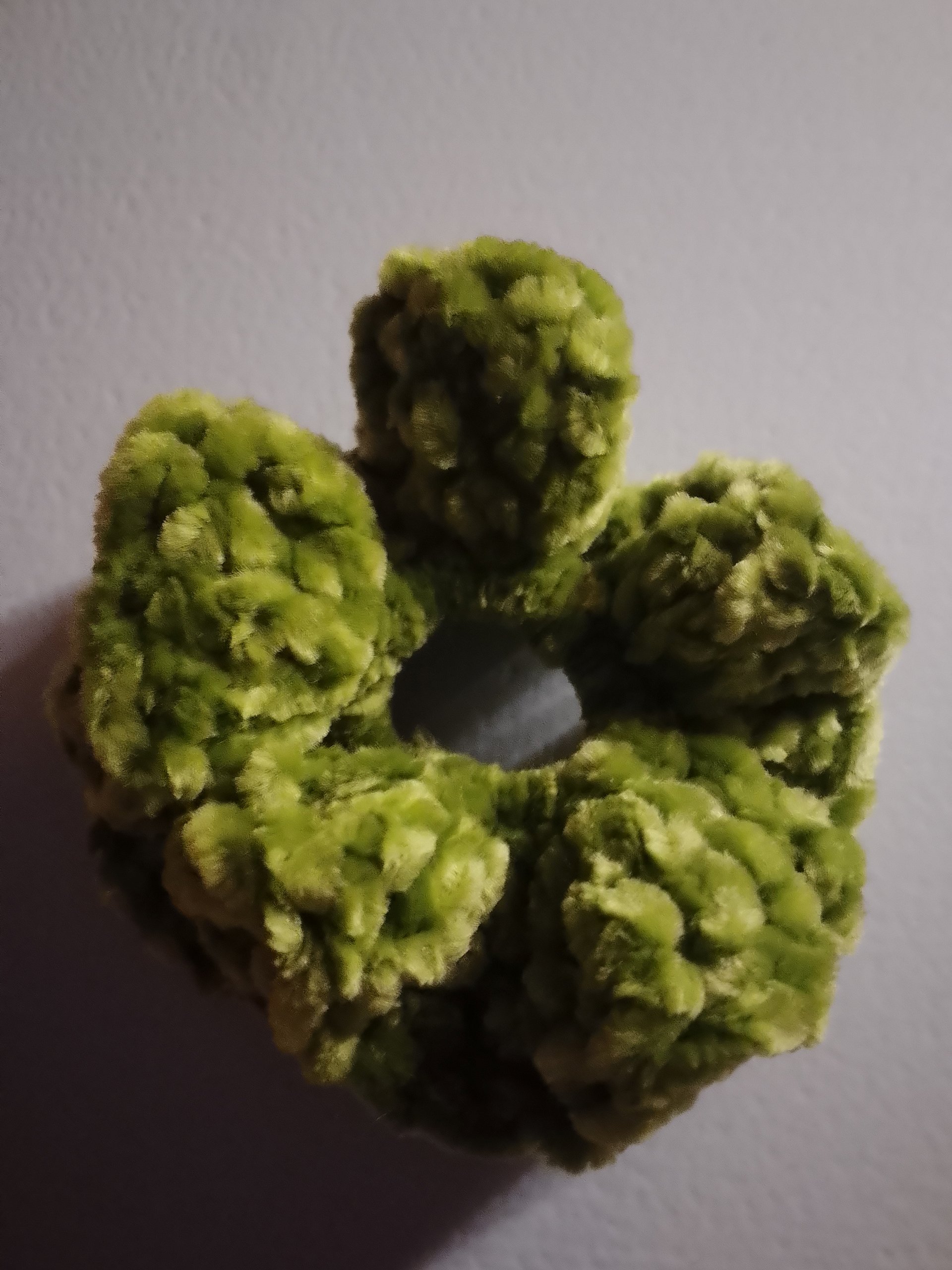 velvet scrunchie product image (1)