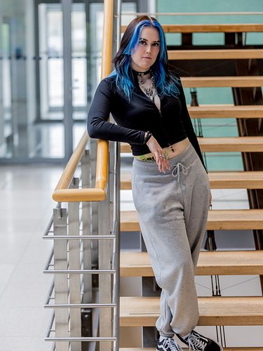 Bilder von @tuvoktv Lieben wir 🙌🏻😍

#altgirl #grungegirl #bluehair