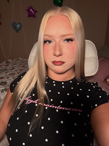 don’t leave me and bleach alone again💆🏼‍♀️

hair by: @ashxb_xoxo