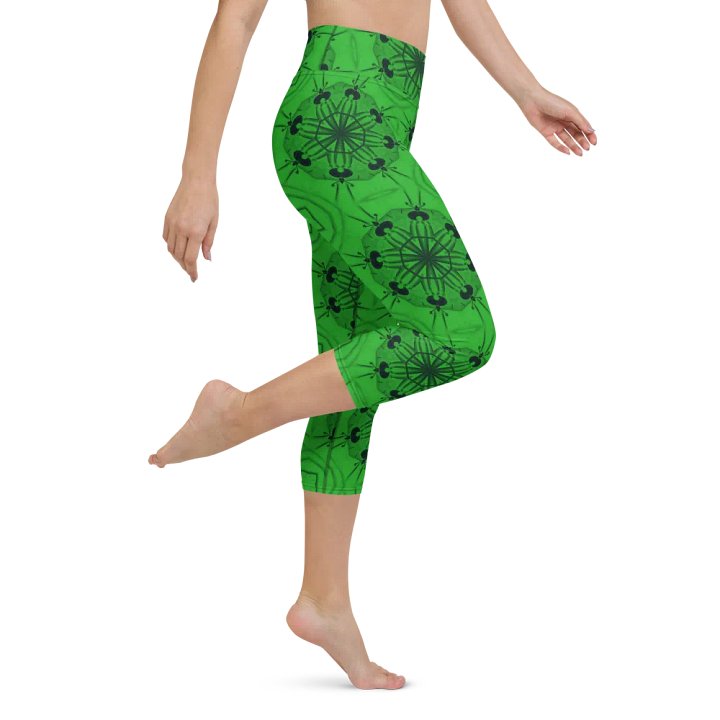Circles Galore Capri Leggings product image (1)