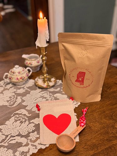 Coffee is the gift that keeps on giving and the perfect way to say “I love you latte!” 

Gift bundle includes a wooden coffee...