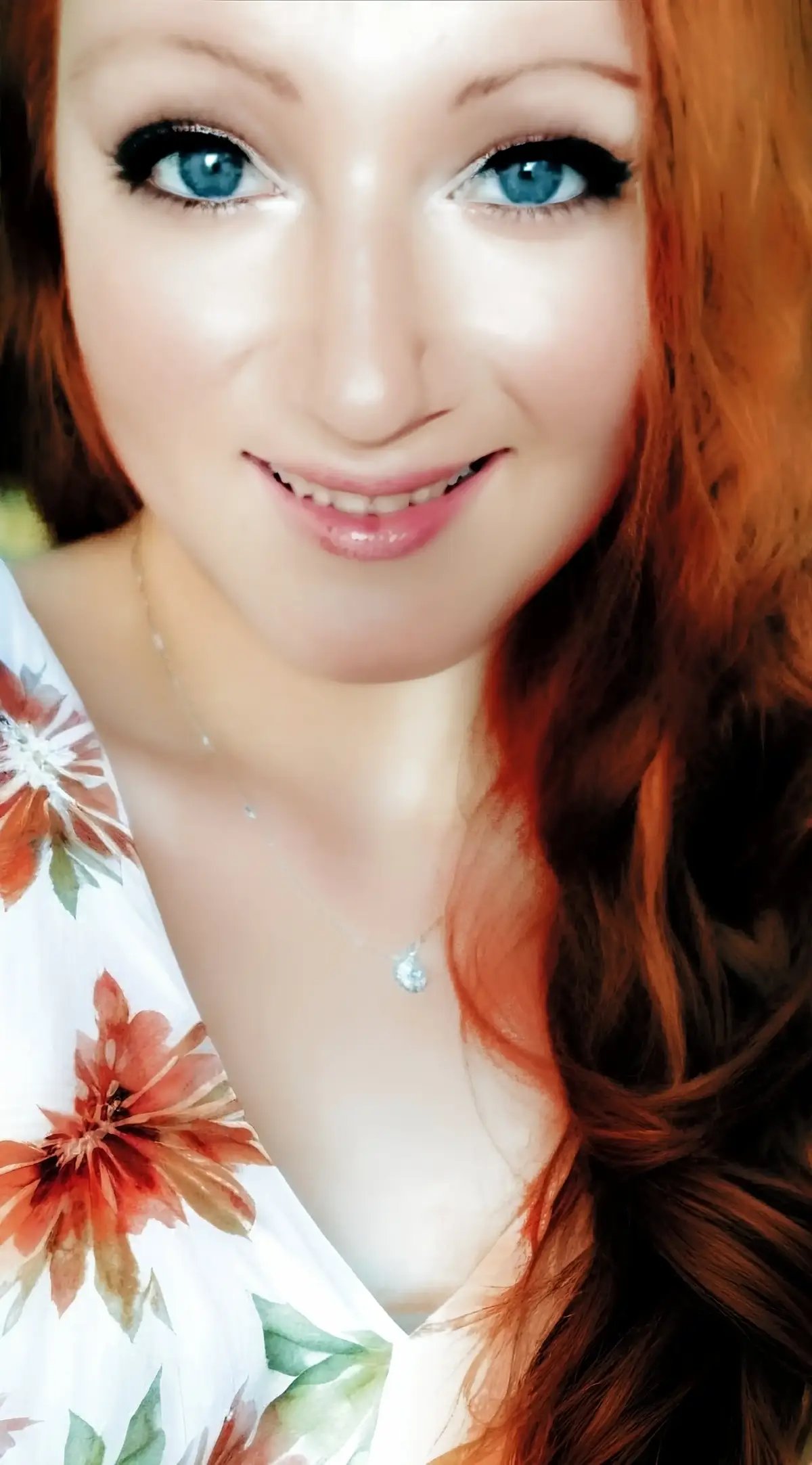 I'm actually really shy about my smile. I'm not sure exactly why though. However, when I'm not smiling people think I'm angry, so I usually just grin a little. Everyone carries a phone now-a-days so I'd hate for someone to catch me not smiling lol #gamergirl #smiles #taythebrat 