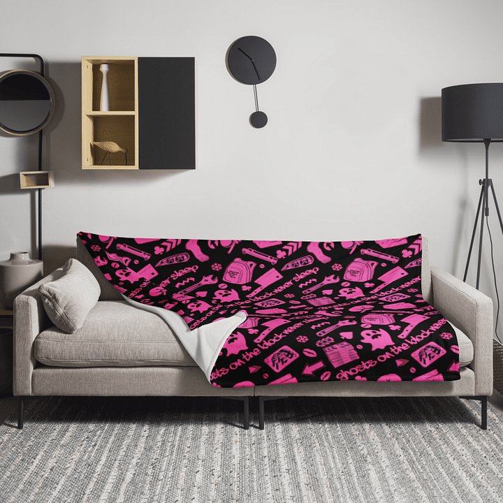 Ghosts On The Block Never Sleep Throw (Pink November) product image (2)