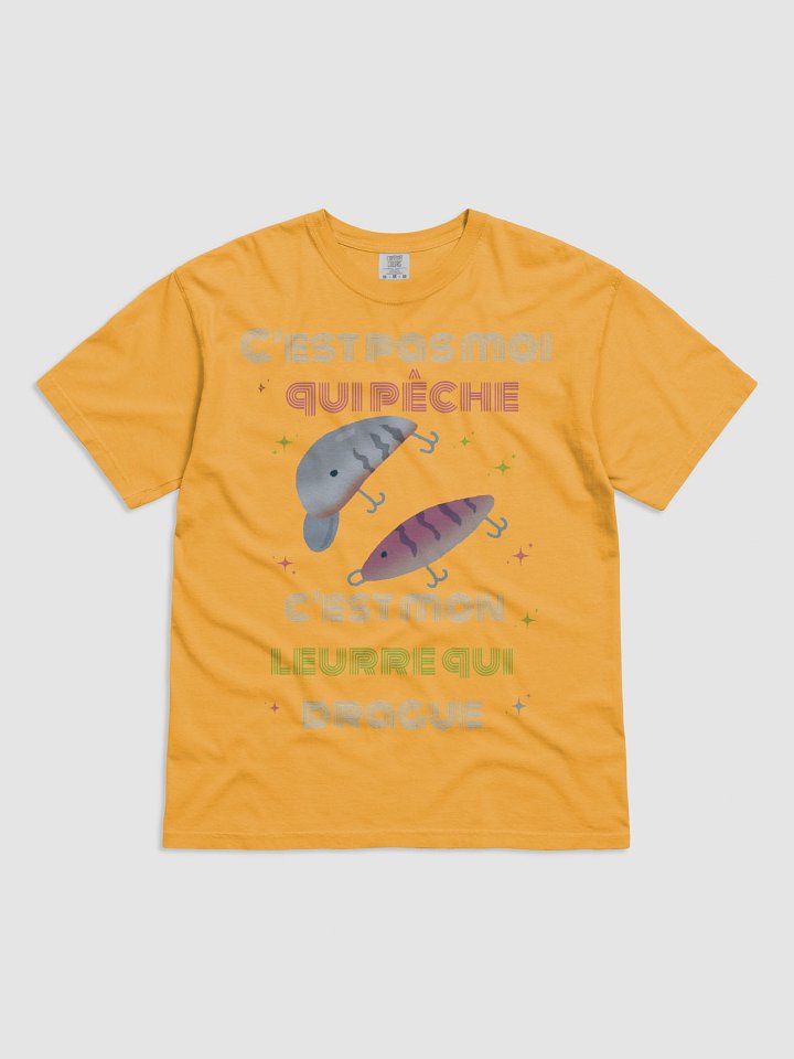 C'est pas moi peche c'est mon leurre qui drague T-shirt product image (1)