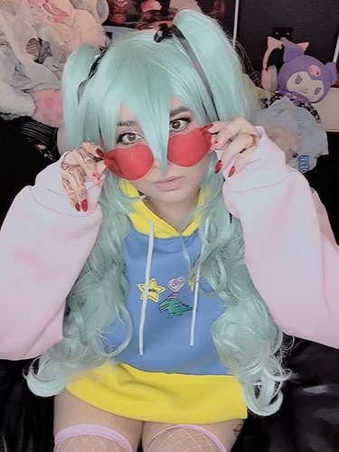 Cosplayed miku on Monday 🤭💙 #cosplayer #mikuhatsunecosplay #mikucosplay #cosplaygirlsofinstagram #streamer