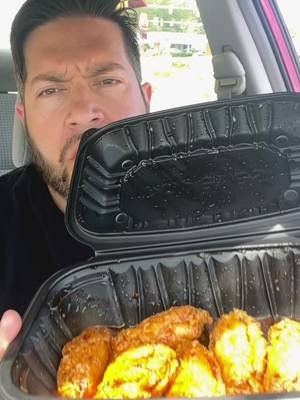Popeyes saucy wings review. #popeyes #foodreview #fastfood #chicken 