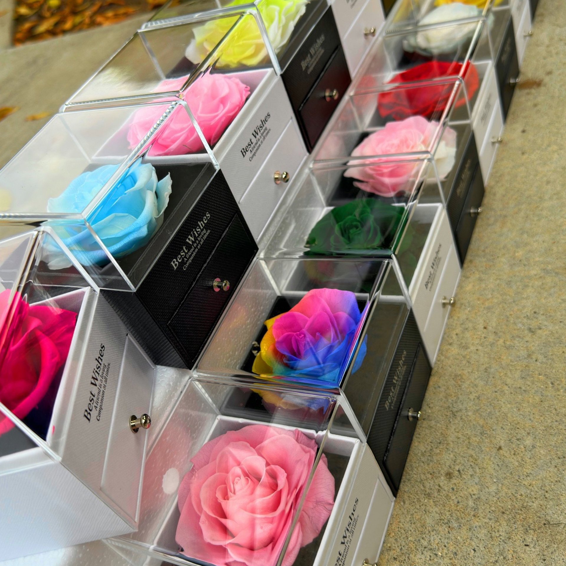 Eternal Rose Gift Box with "I Love You" Necklace (Green) product image (4)