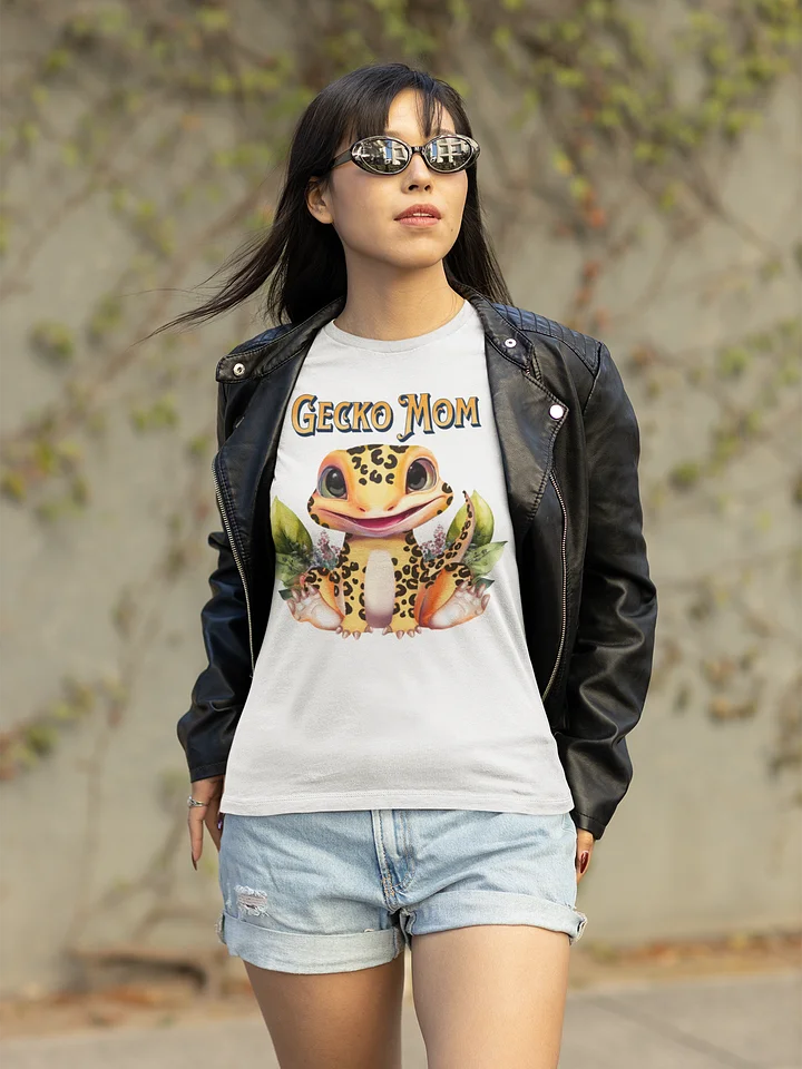 Gecko Mom Tee product image (1)