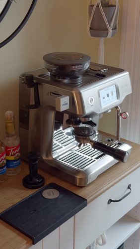 Today’s coffee ☕ Been drinking a lot more since getting this espresso machine, it’s a fun morning routine.

🏷️: #desksetup #p...