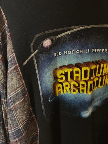 Two new shirts in the shop ✨ @waldosandco 

__________
#redhotchilipeppers #davidbowie #stadiumarcadium #upcycle #sewing