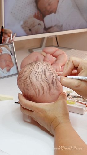 Painted Hair on Hyperrealistic Reborn Doll 

Painted by Yolanda Del Blanco @yolandaadelblanco 

Product used: “Wet Effect” fr...