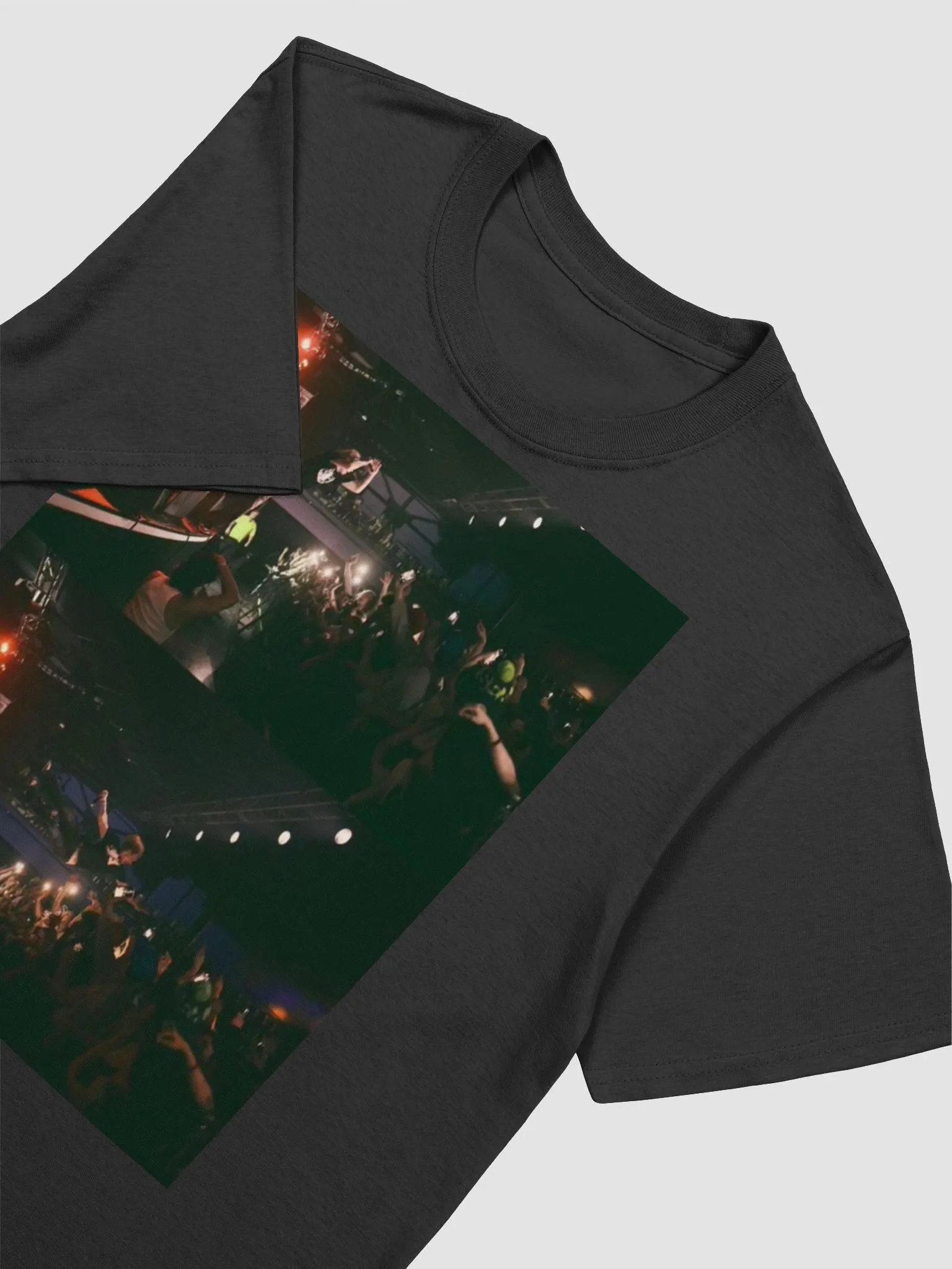 2Flight$ crowd tee product image (3)