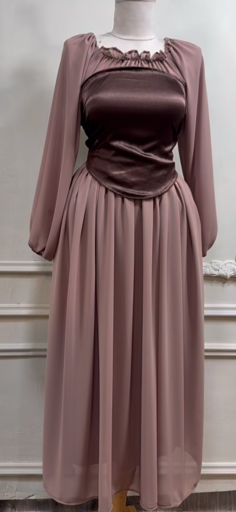 Luxury dress product image (3)