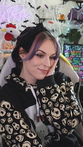 I MEANT HALLOWEEN I SWEAR 🎃 

#twitchstreamer #gamergirl #streamerforyou #streamerfails #funnystreamer