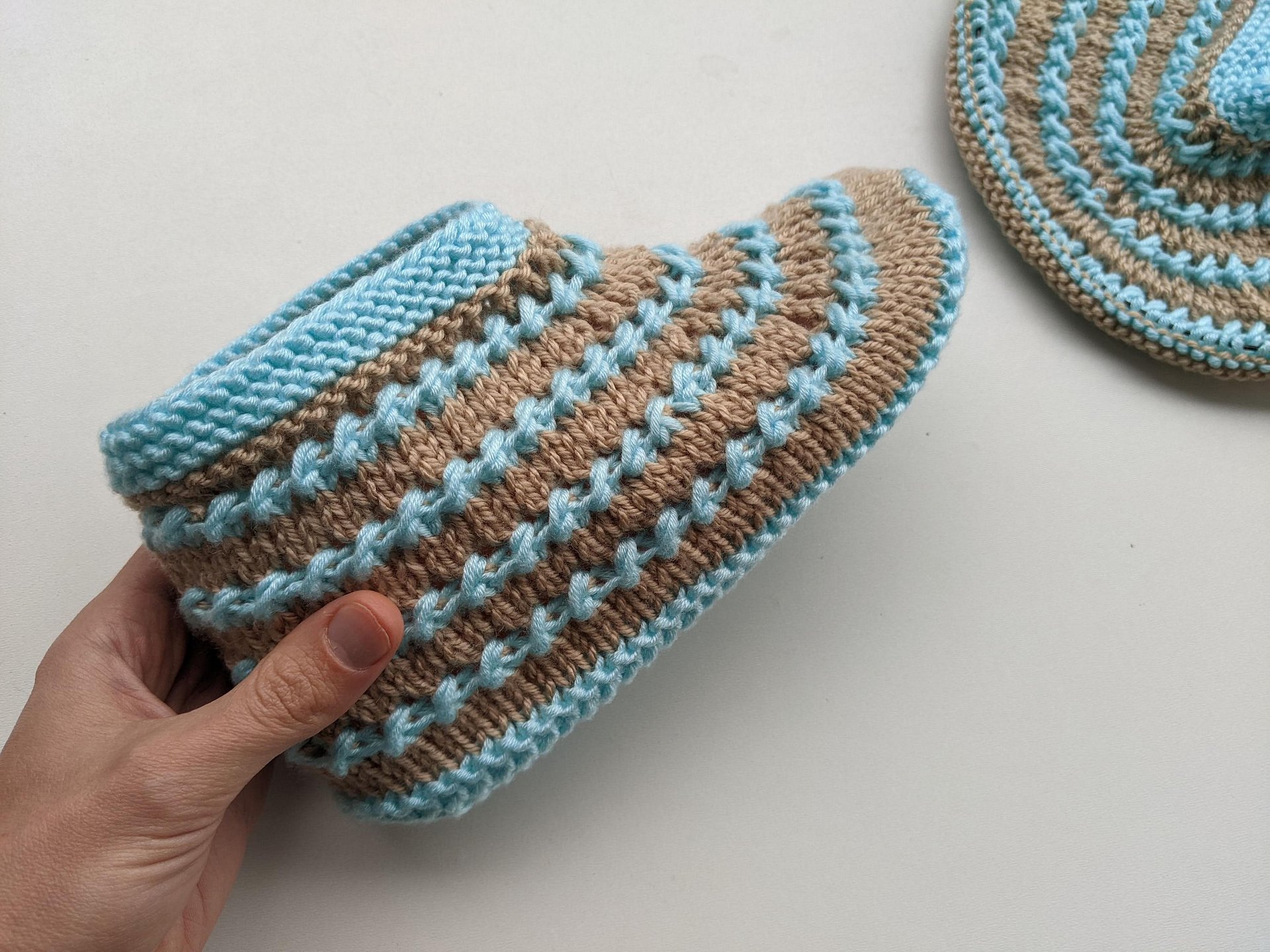 Flat Knit Slipper Booties Pattern product image (7)