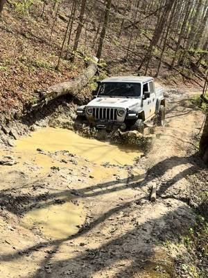 Getting dirty!!!! #gladiator #jeep #dirty #offroad #fyp 