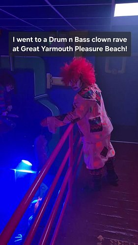 I didn't expect to be spending my Sunday evening at a DnB clown rave! 🔊

Not So Fun Factory at Great Yarmouth Pleasure Beach ...