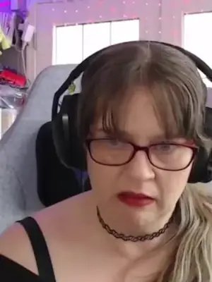 don't say sus things on stream or they will be clipped several times lol Lisa_Mac on #Twitch