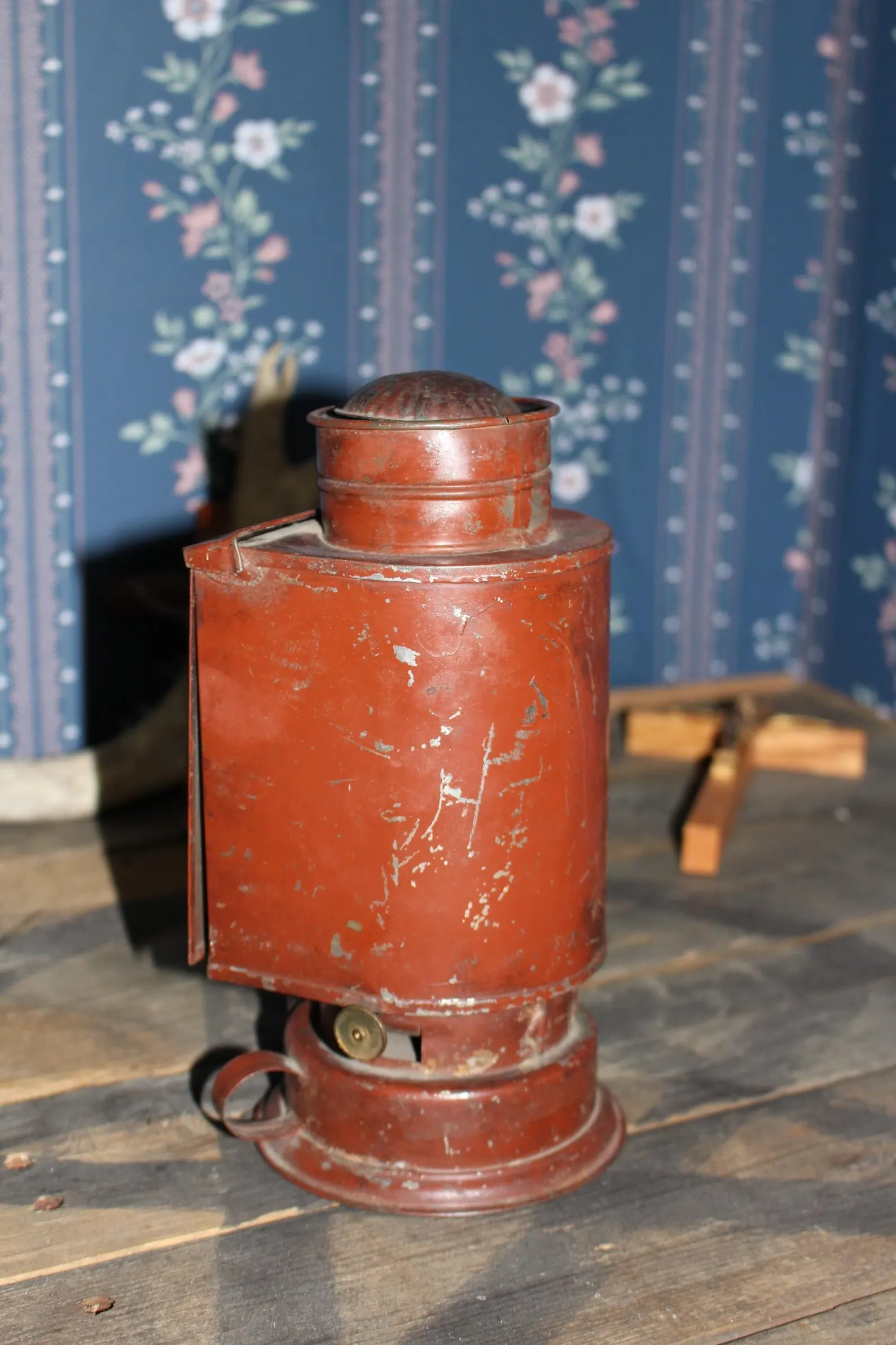 Artifact No.36 - Vintage Kodak Dark Room Lantern product image (6)