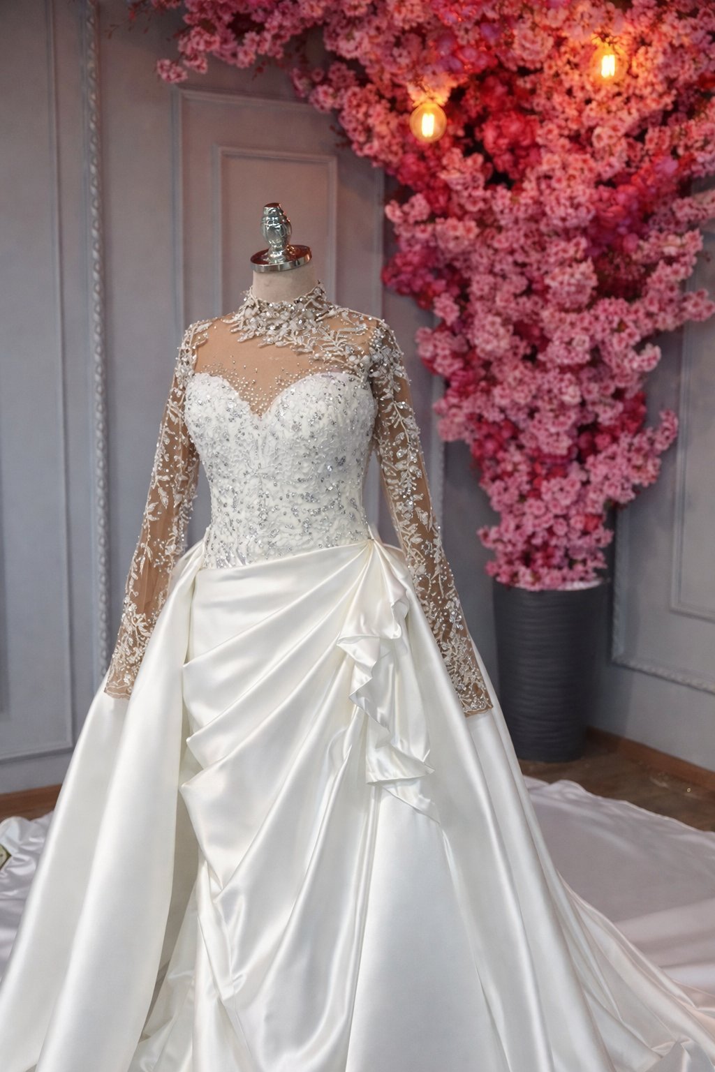 Wedding dress product image (2)