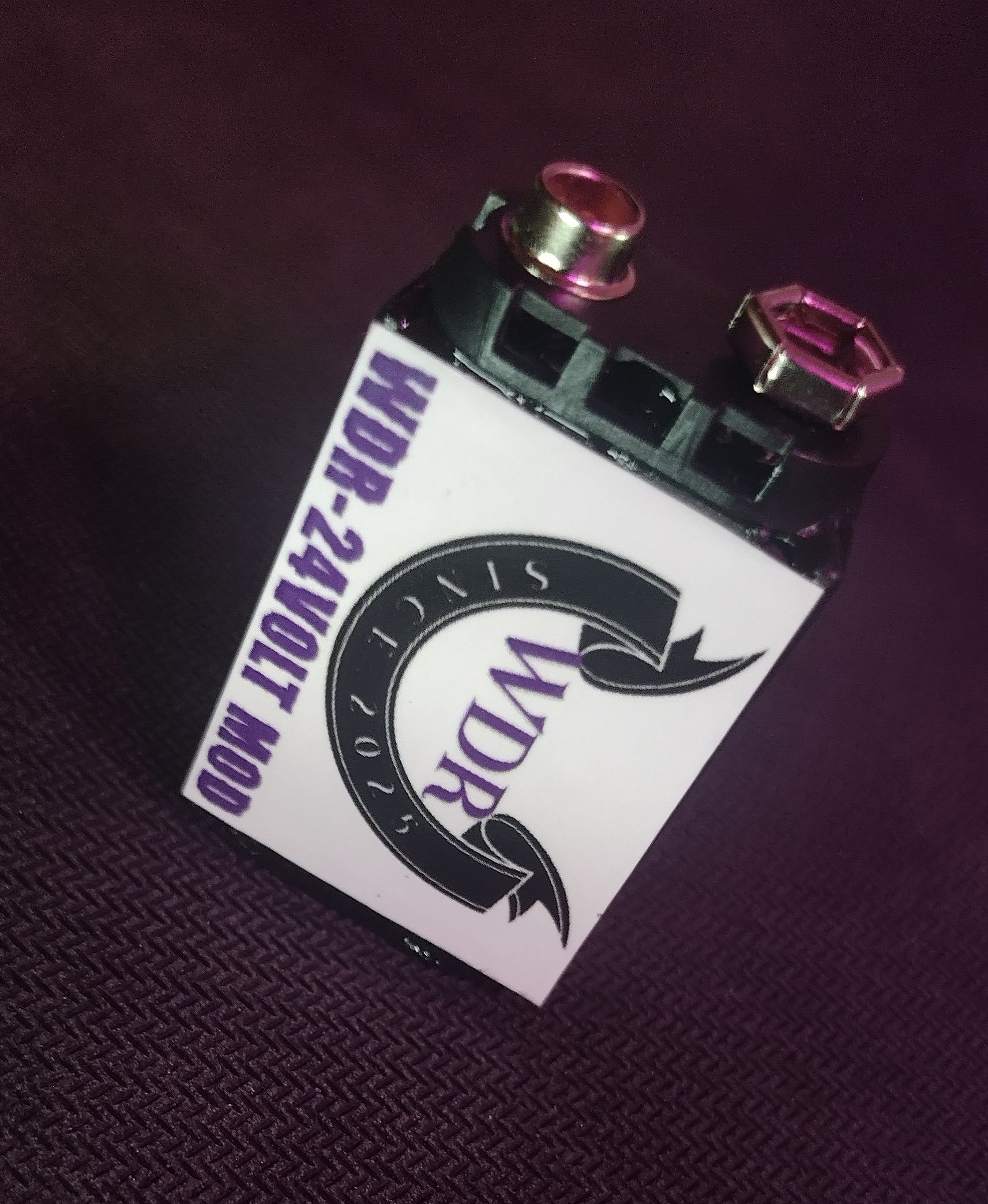 WDR-24Volt-Mod Active Guitar/Bass Booster "Slim" (Guitar Pick & Sticker Bundle) product image (7)