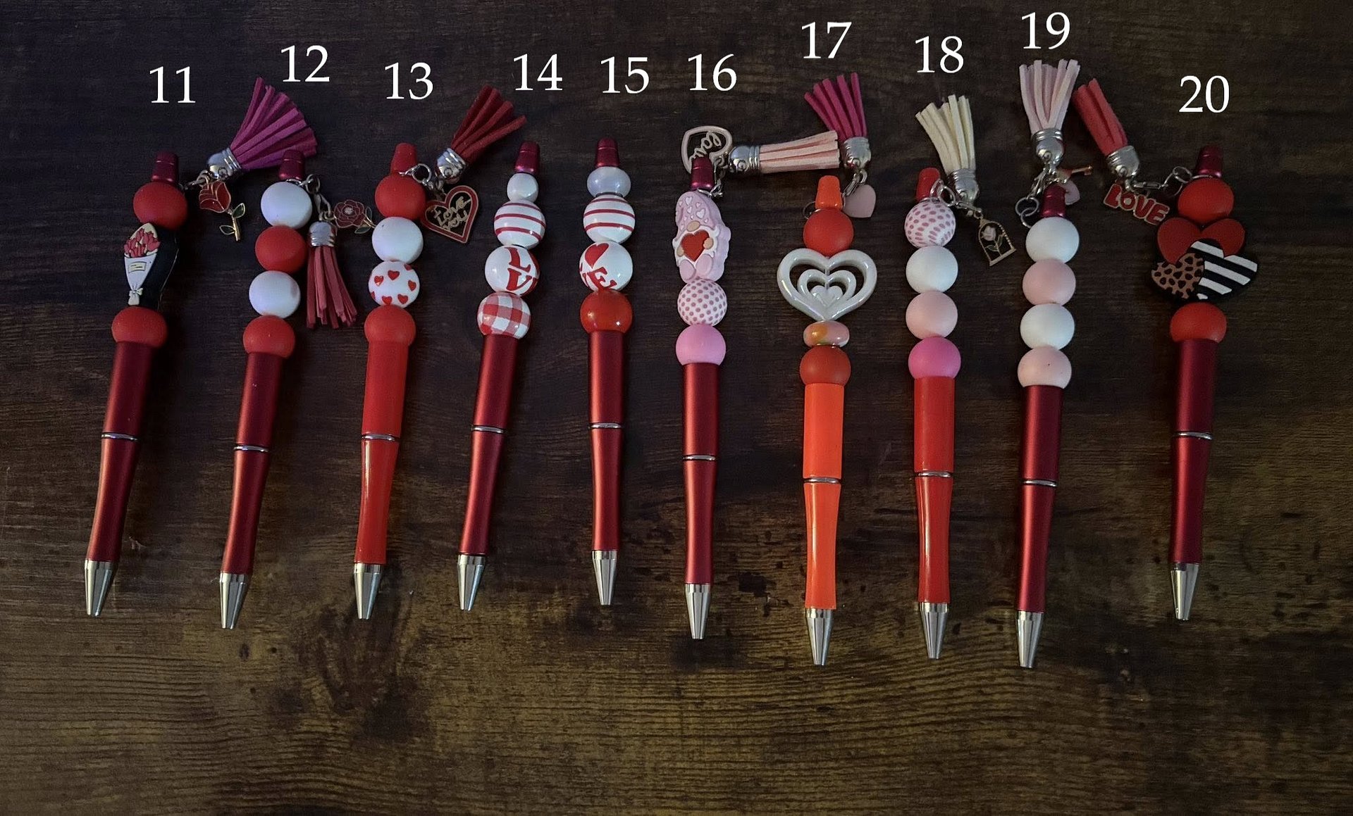 Handmade Love-Themed Beaded Pens – Romantic & Heartfelt Designs product image (2)