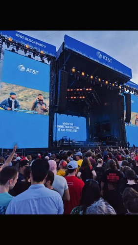 Wdym about 12 hours ago I was standing this close to @twentyonepilots with Bestie @criesinirish and drove over 3 hours there ...