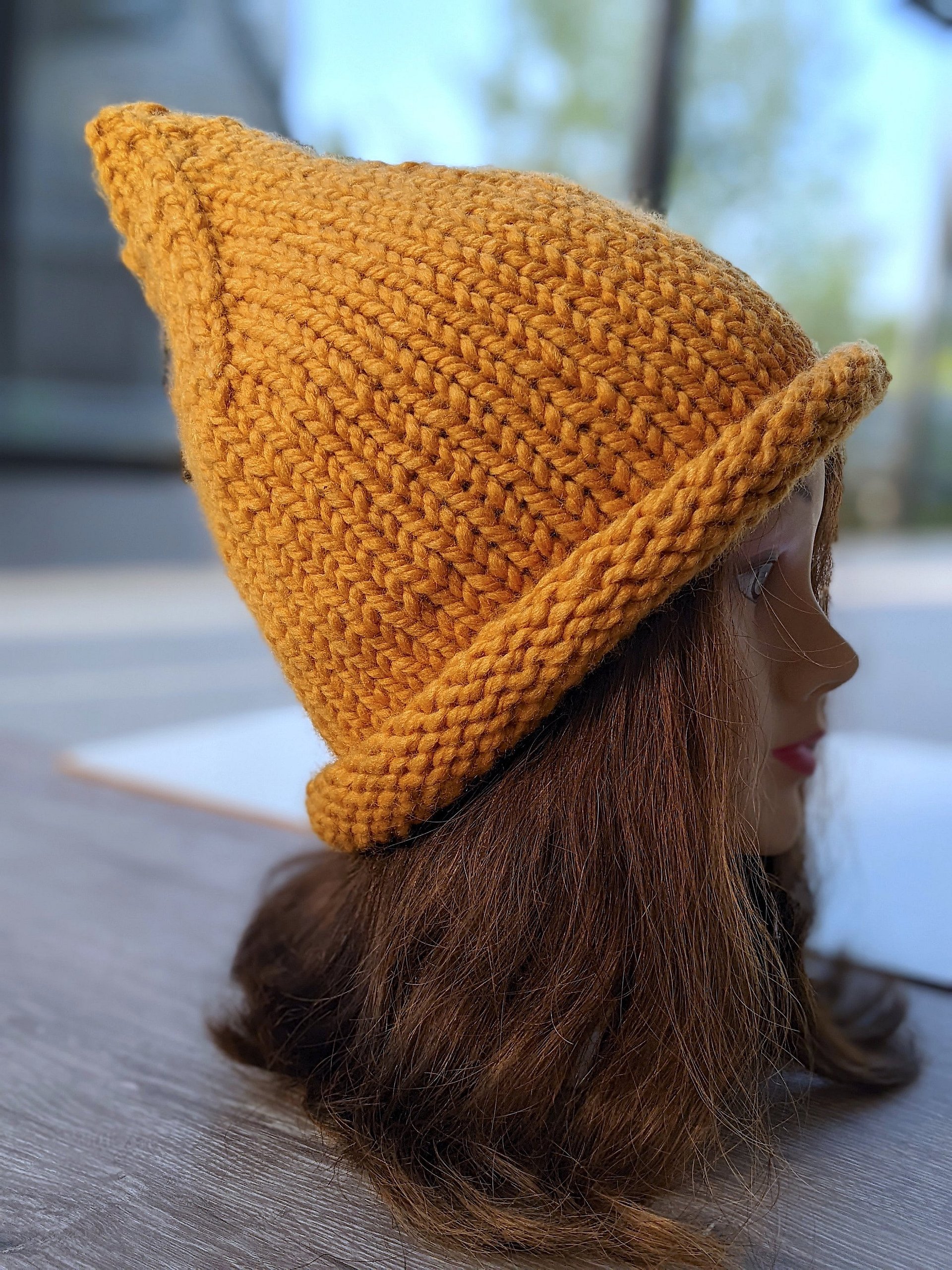 Pointy Witch Knit Hat Pattern product image (1)