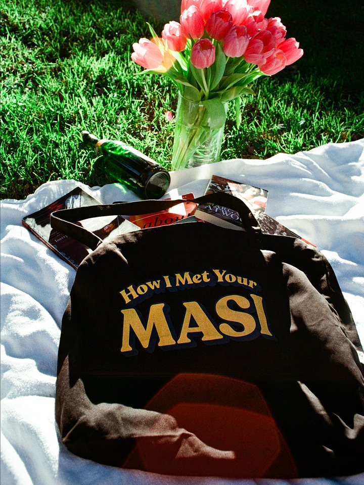 Signature Tote product image (2)