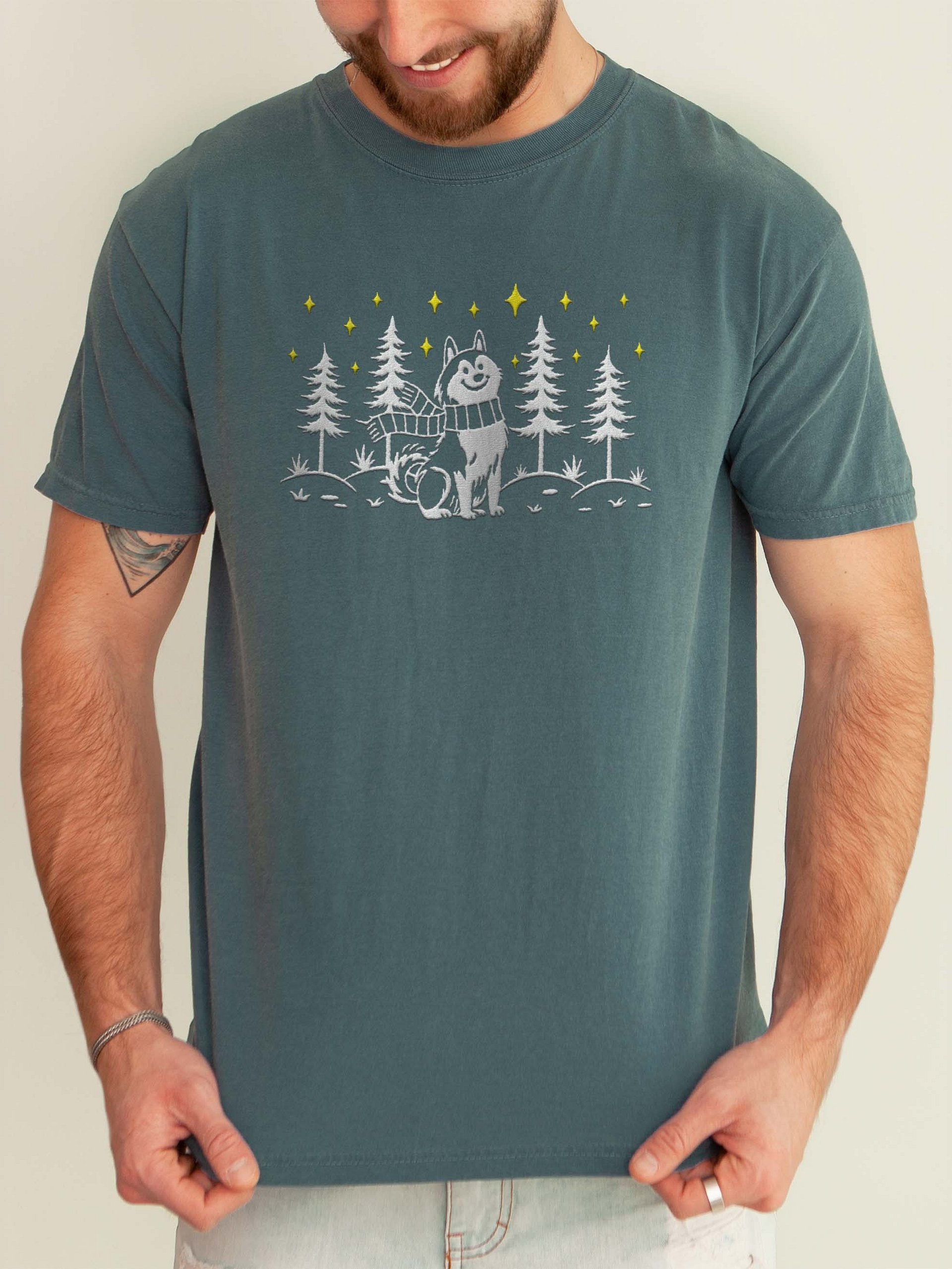 Siberian Husky Winter/Christmas Line Art Design Embroidered T-Shirt product image (2)