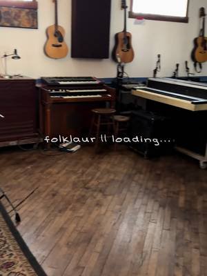 i know i’ve been pretty quiet lately… #newmusic #indieartist #singersongwriter #folklaur #indiemusic 