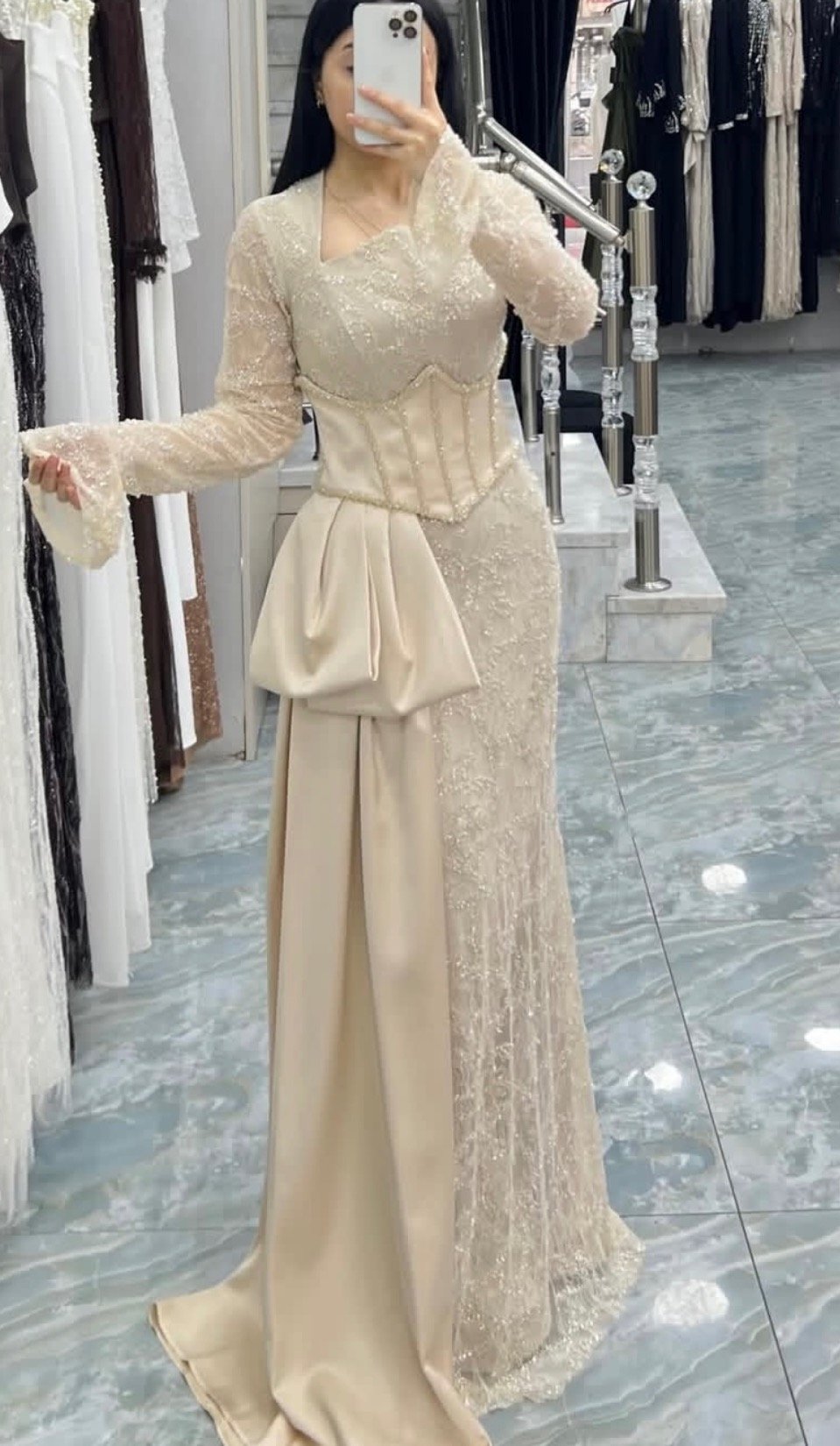 Luxury dress product image (1)